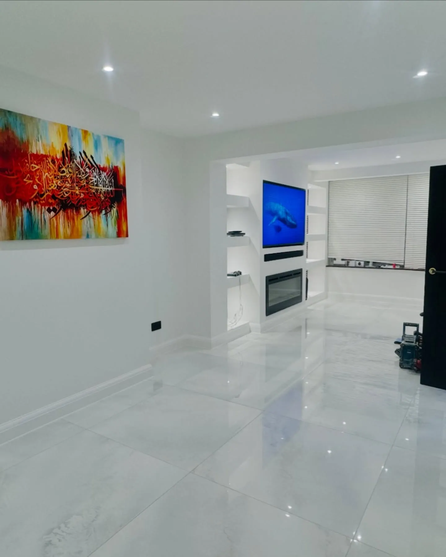 Spacious living area with modern finishes